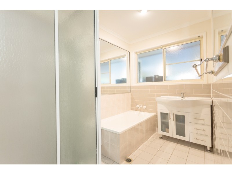 1 Abel Tasman Court, Rural View QLD 4740