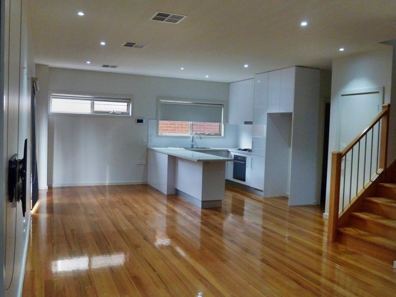 1/10 Banchory, Essendon VIC 3040