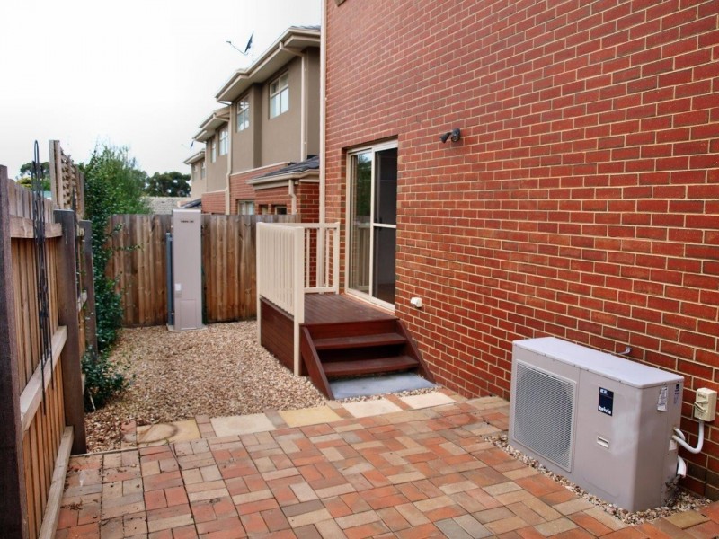 1/10 Banchory, Essendon VIC 3040