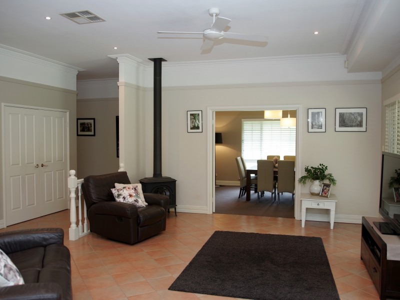 31 James Road, Middle Swan WA 6056