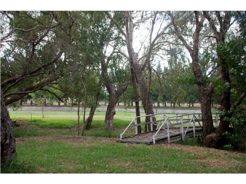 31 James Road, Middle Swan WA 6056