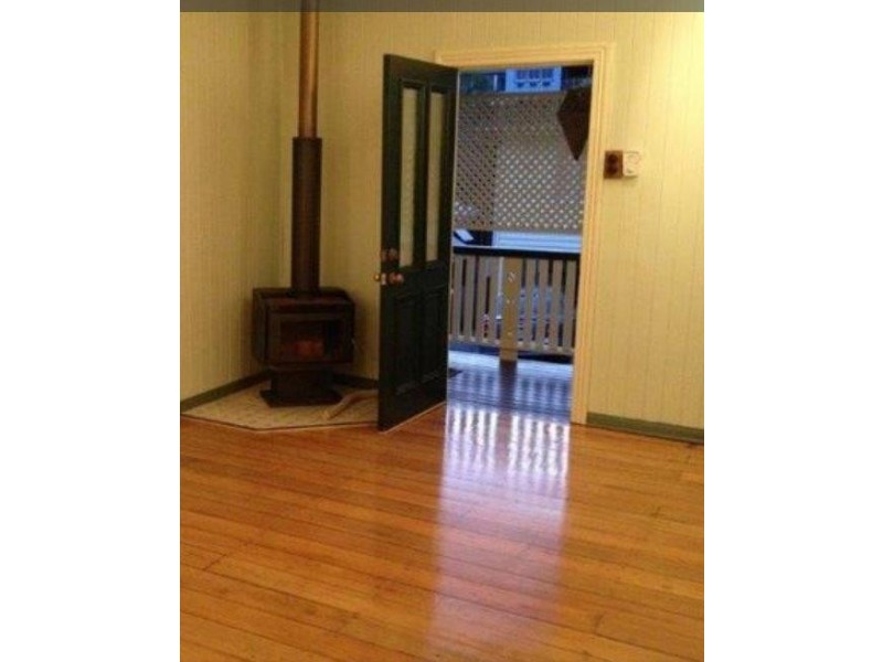 8 Mannion Street, Red Hill QLD 4059