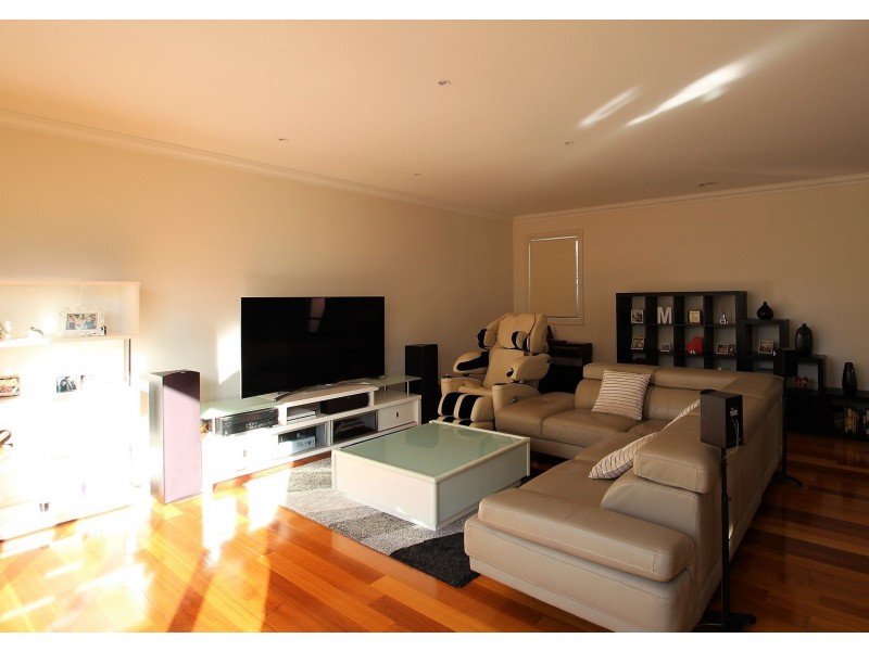 2/12 Neville Street, Carnegie VIC 3163