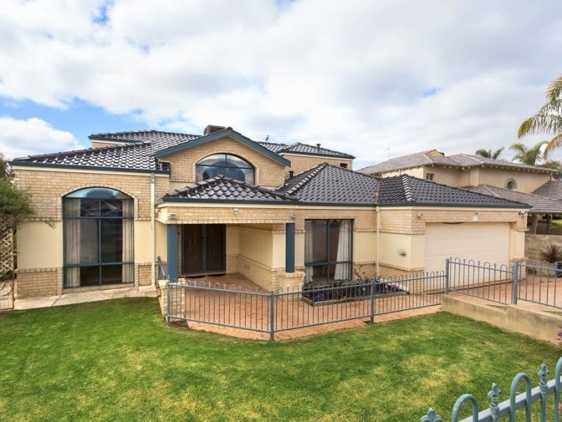 73 Anglesey Drive, Kardinya WA 6163