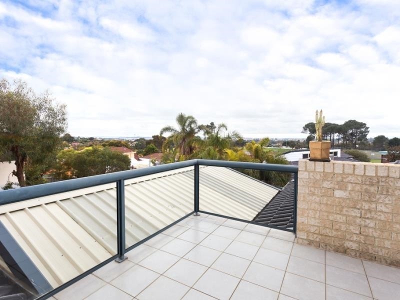 73 Anglesey Drive, Kardinya WA 6163