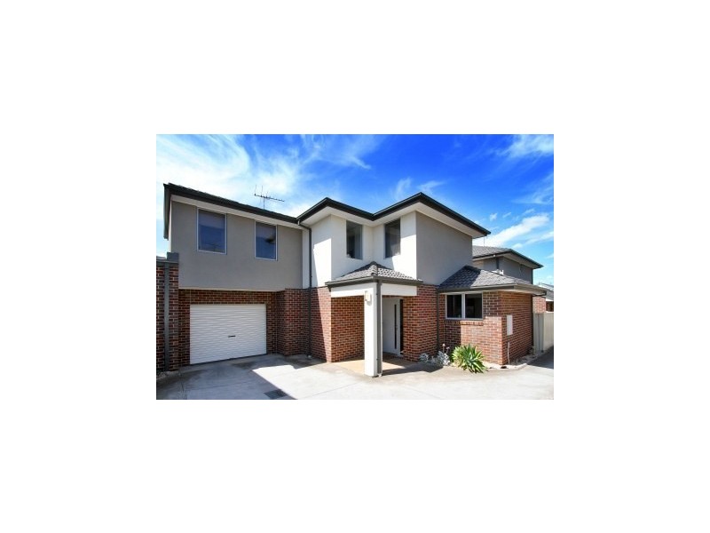 2/5 Normanby Street, Sydenham VIC 3037