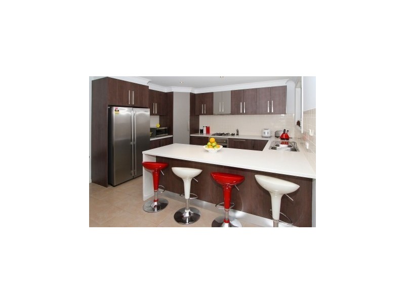 2/5 Normanby Street, Sydenham VIC 3037