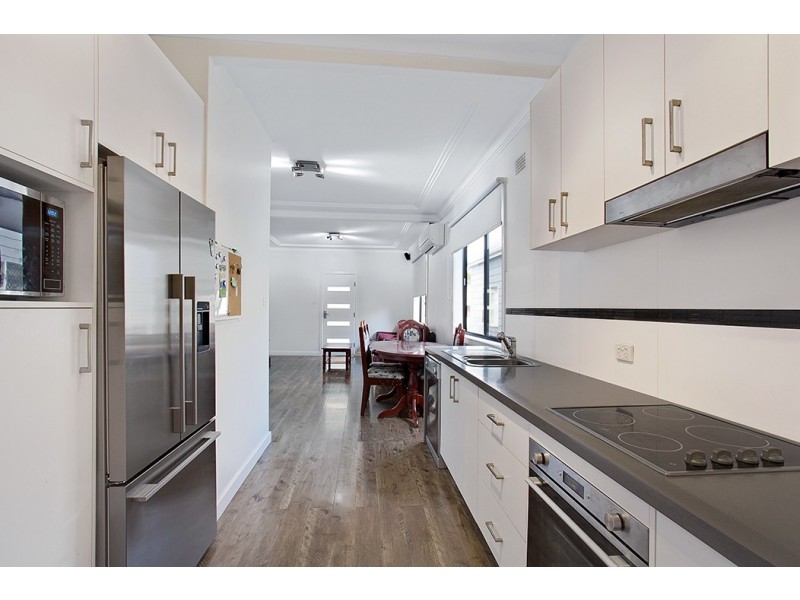 4 Gulliver Street, Hamilton NSW 2303