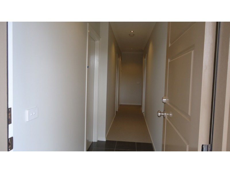 22 Chamberlain Way, Williams Landing VIC 3027