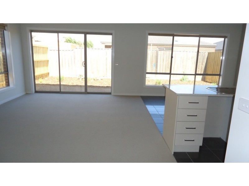 22 Chamberlain Way, Williams Landing VIC 3027