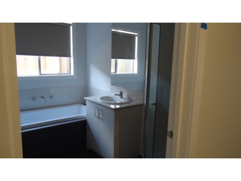 22 Chamberlain Way, Williams Landing VIC 3027