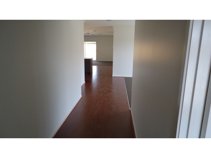 30 Simanson Way, Williams Landing VIC 3027