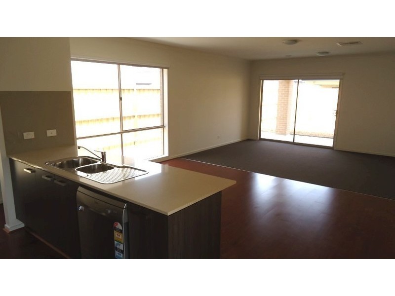 30 Simanson Way, Williams Landing VIC 3027