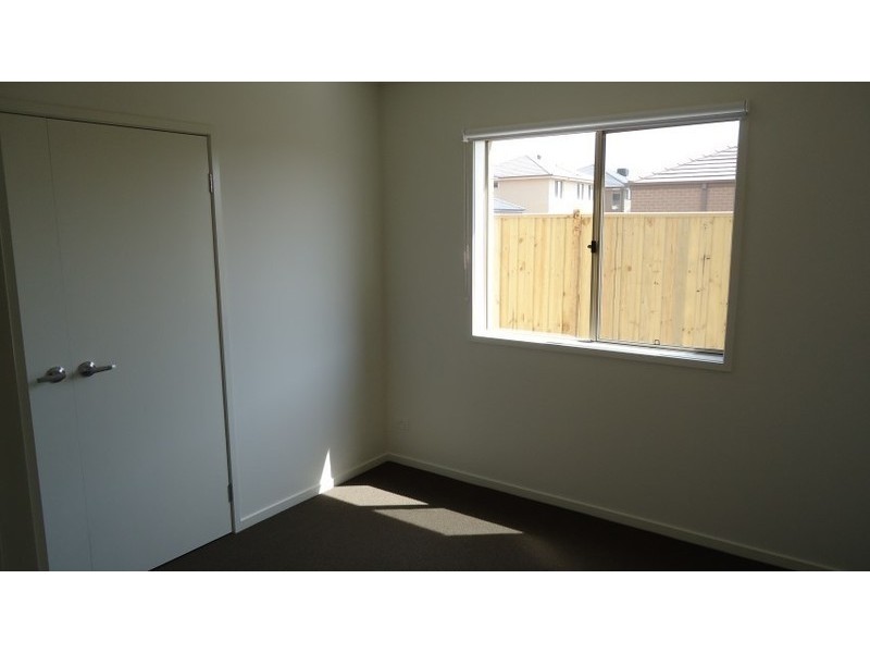 30 Simanson Way, Williams Landing VIC 3027