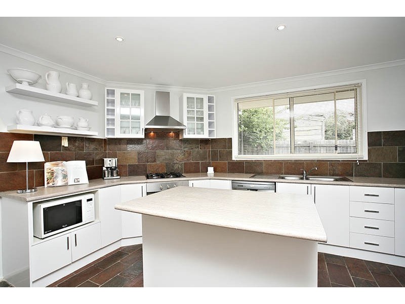 2/2 White St, Mordialloc VIC 3195