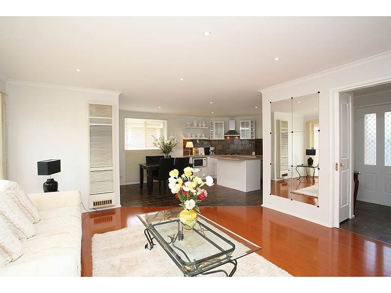 2/2 White St, Mordialloc VIC 3195