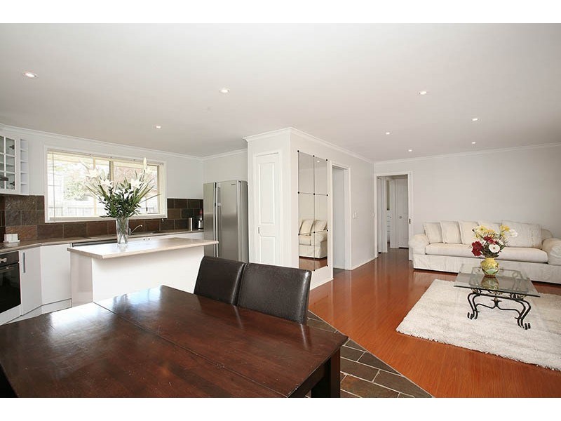 2/2 White St, Mordialloc VIC 3195