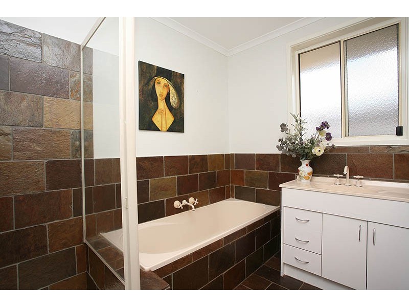 2/2 White St, Mordialloc VIC 3195