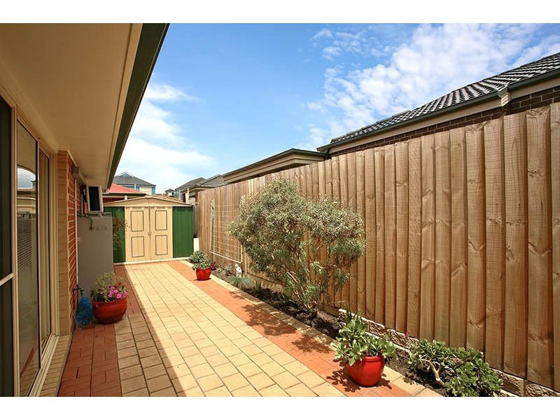 2/2 White St, Mordialloc VIC 3195