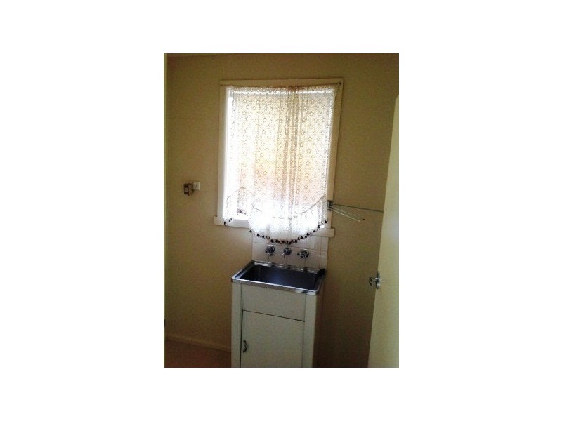 2/2 Oleander Drive, St Albans VIC 3021