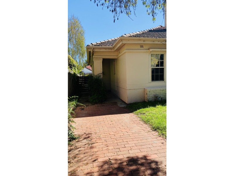 14 Ellerslie Place, Toorak VIC 3142