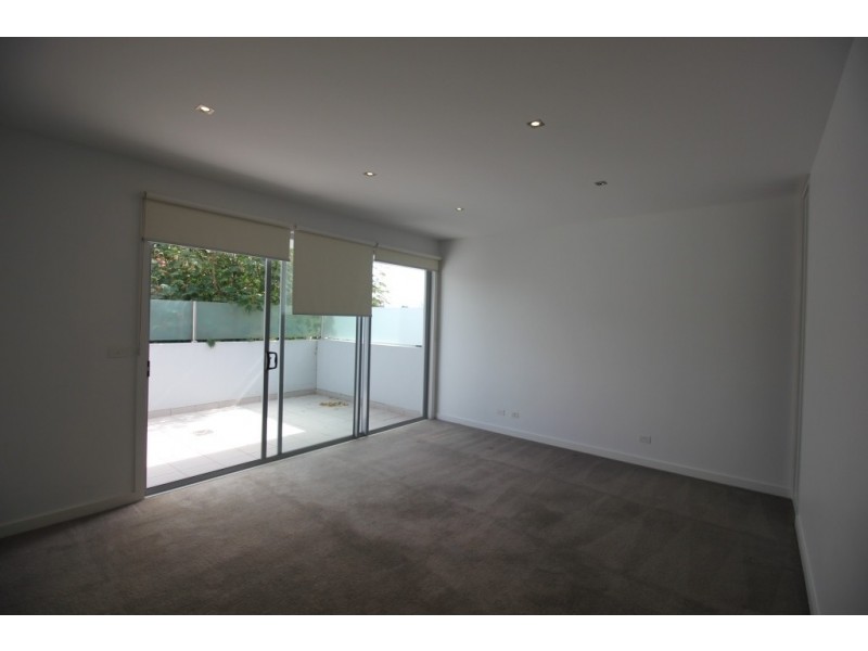 14/2 Eucalyptus Drive, Maidstone VIC 3012