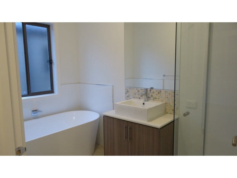 18 Bensonhurt Parade, Point Cook VIC 3030