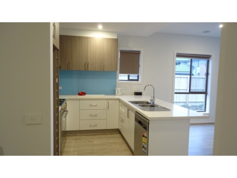 18 Bensonhurt Parade, Point Cook VIC 3030