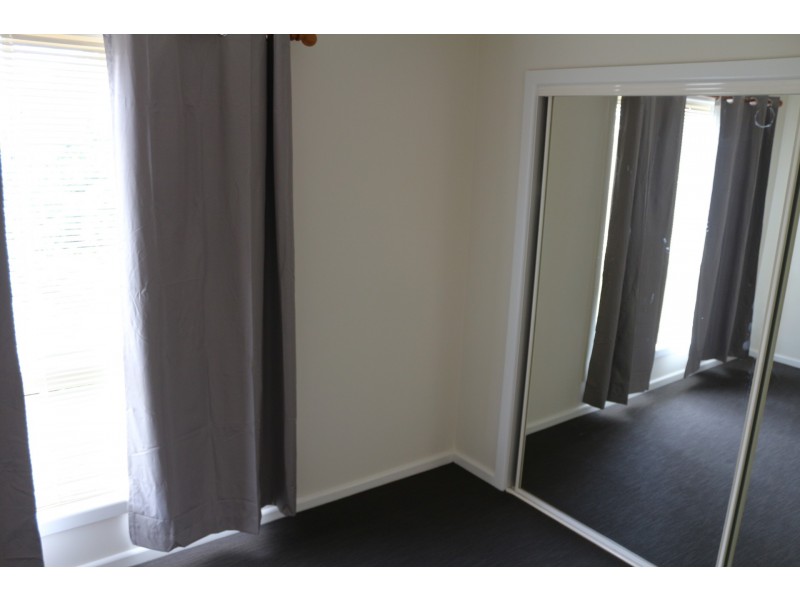 2/24 Churchill Avenue, Maidstone VIC 3012