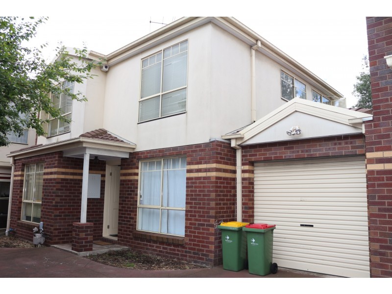 2/24 Churchill Avenue, Maidstone VIC 3012