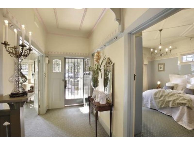 88 Locksley Rd, Ivanhoe VIC 3079