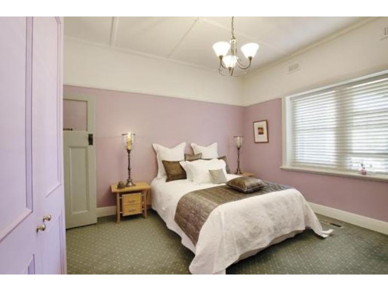 88 Locksley Rd, Ivanhoe VIC 3079