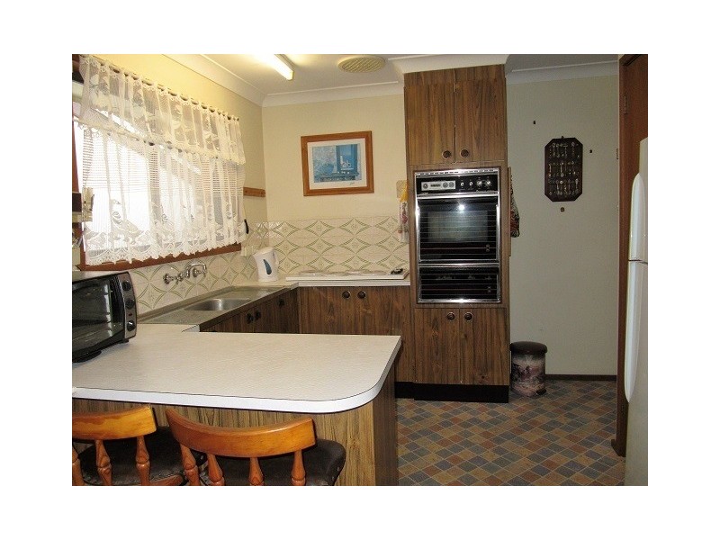 46 TENTH AVENUE, Budgewoi NSW 2262