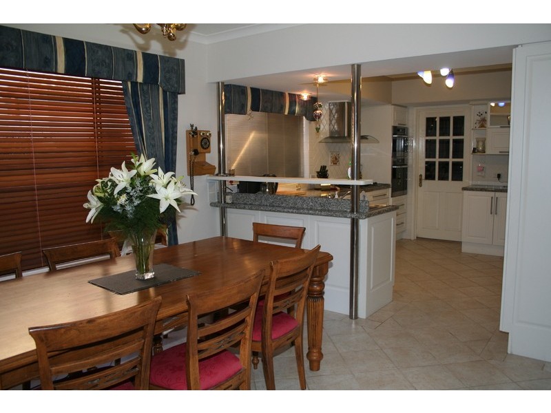 8 Swan Bank Road, Maylands WA 6051