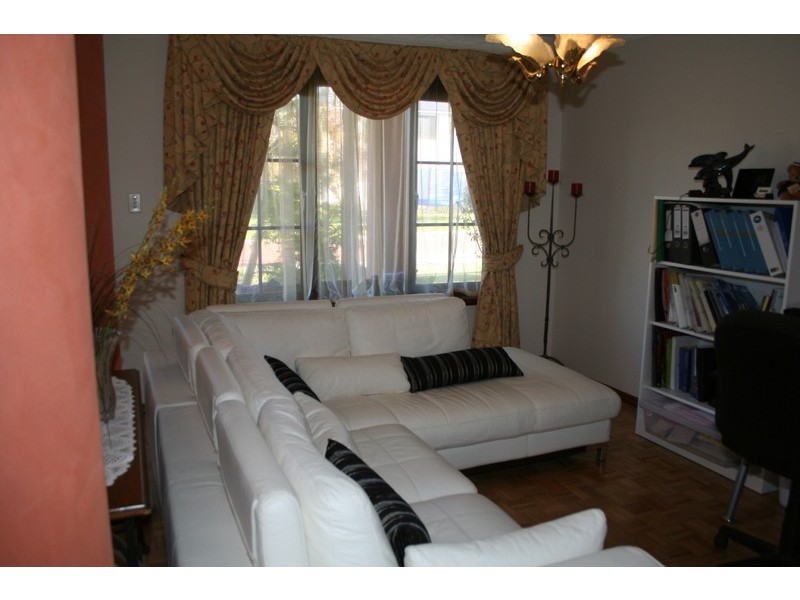 8 Swan Bank Road, Maylands WA 6051