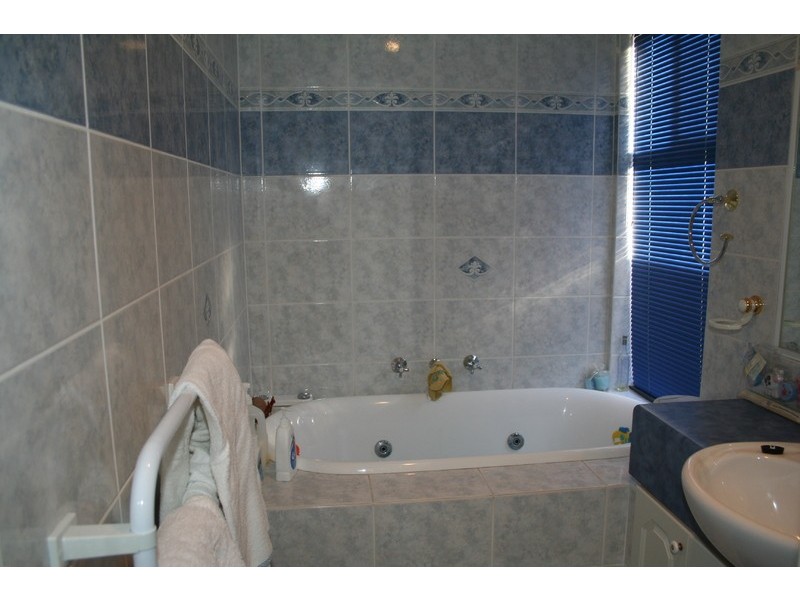 8 Swan Bank Road, Maylands WA 6051