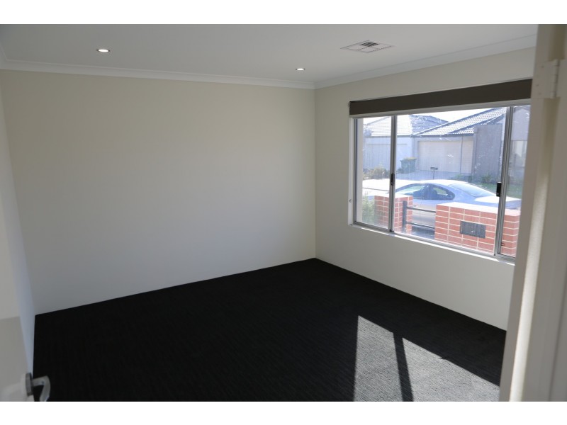 1 Donatti Retreat, Caversham WA 6055