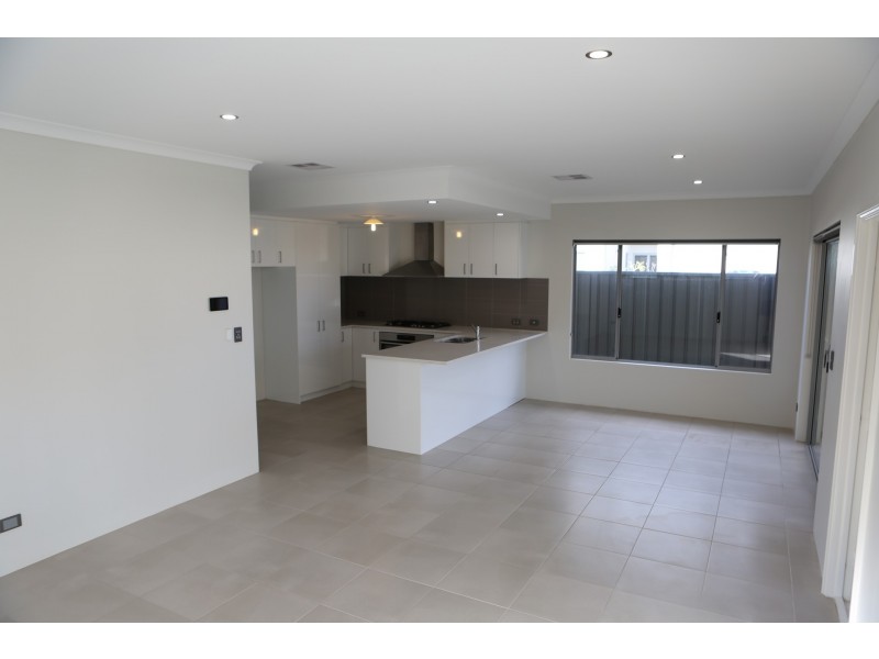 1 Donatti Retreat, Caversham WA 6055