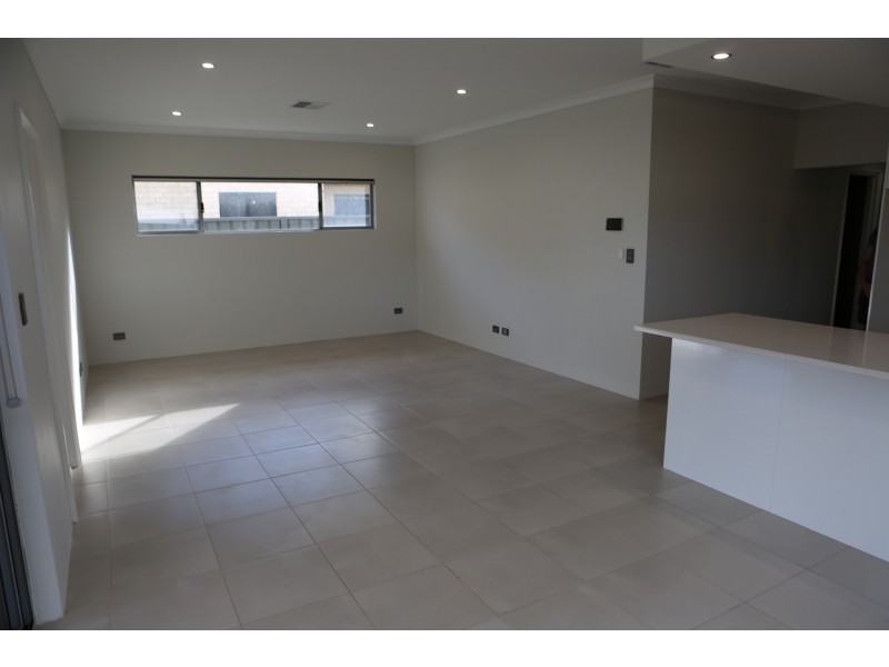 1 Donatti Retreat, Caversham WA 6055