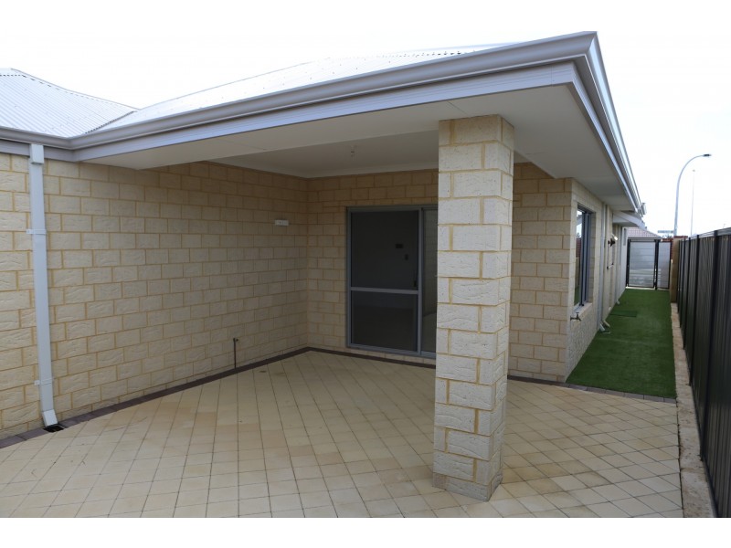 1 Donatti Retreat, Caversham WA 6055