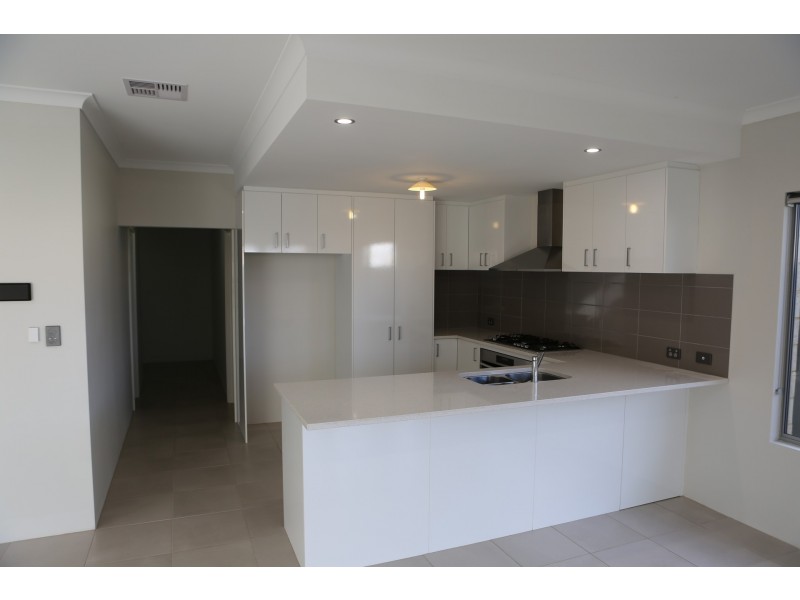 1 Donatti Retreat, Caversham WA 6055