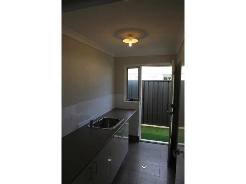 1 Donatti Retreat, Caversham WA 6055