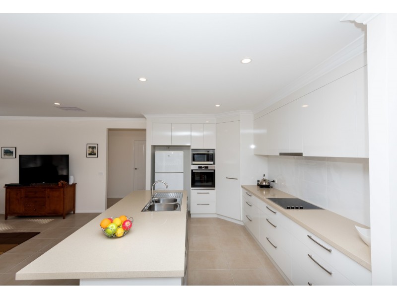 617 Elm Street, Albury NSW 2640