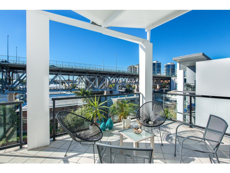 57/54 MacKenzie Street, Kangaroo Point QLD 4169