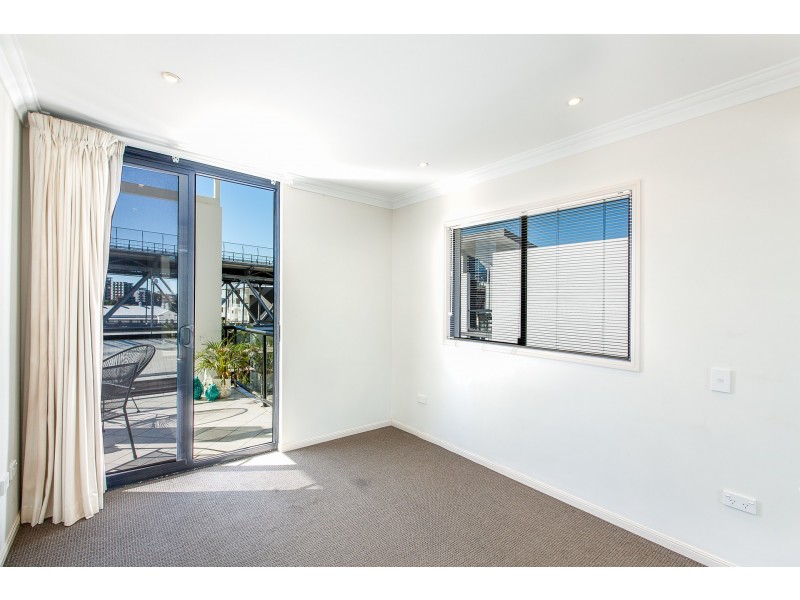 57/54 MacKenzie Street, Kangaroo Point QLD 4169