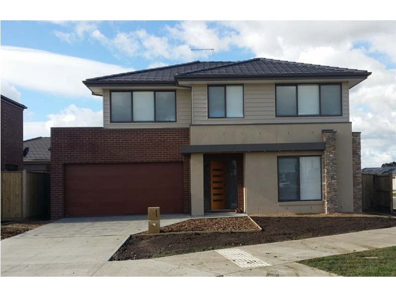 8 Anfield Road, Clyde North VIC 3978