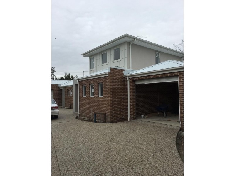 3/14 Almond Avenue, Brooklyn VIC 3012