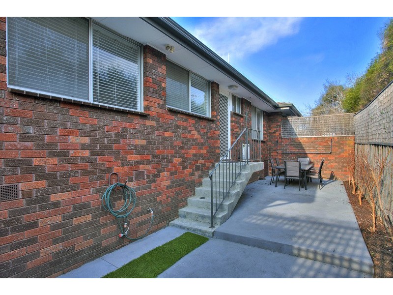 2/3 Glencairn Avenue, Camberwell VIC 3124