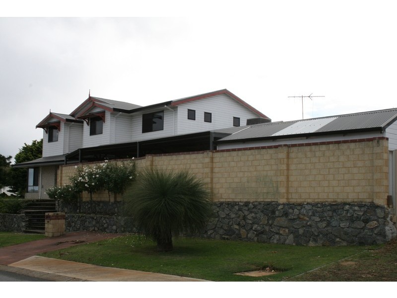 25 Marchant Drive, Bibra Lake WA 6163