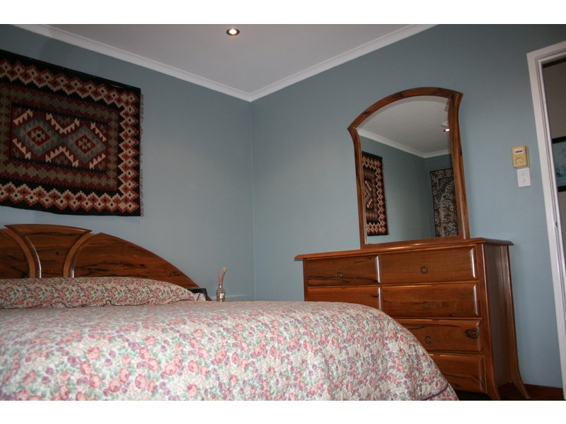 25 Marchant Drive, Bibra Lake WA 6163